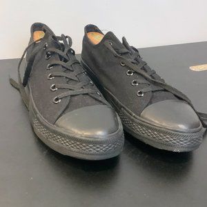 Low Top Black Chuck Taylor Converse Shoes Size 11